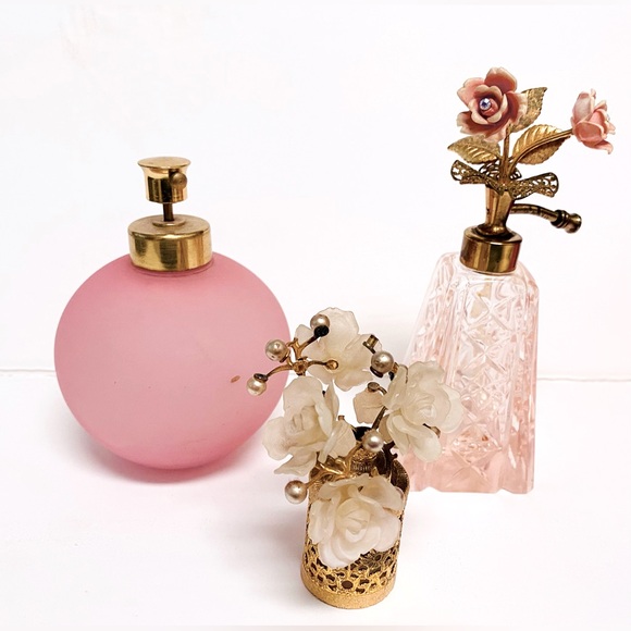 2 Vintage IRICE Italy Pink Satin Cut Crystal Flowers Perfume Bottles - Picture 4 of 9